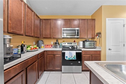 House in Davenport, Florida 4 bedrooms, 148.64 sq.m. № 1808360 - photo 9