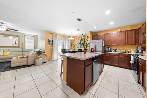 House in Davenport, Florida 4 bedrooms, 148.64 sq.m. № 1808360 - photo 4