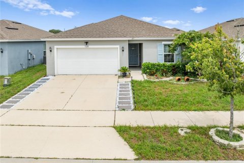 House in Davenport, Florida 4 bedrooms, 148.64 sq.m. № 1808360 - photo 1