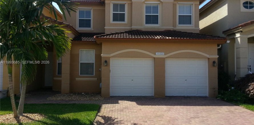 Таунхаус в Дорал, Флорида 4 спальни, 211.54м2 № 2065249