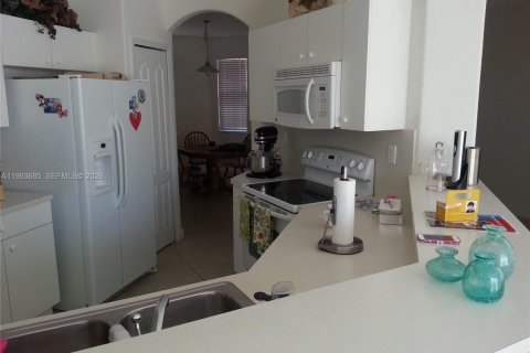 Купить таунхаус в Дорал, Флорида 4 спальни, 211.54м2, № 2065249 - фото 3