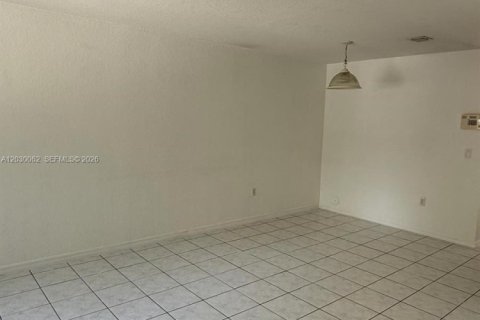 Adosado en alquiler en Hollywood, Florida, 3 dormitorios, 133.78 m2 № 2085020 - foto 8