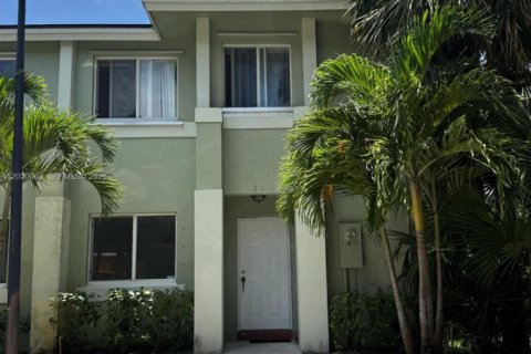 Adosado en Hollywood, Florida 3 dormitorios, 133.78 m2 № 2085020
