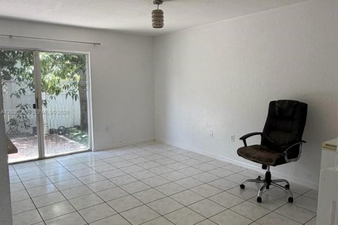 Adosado en alquiler en Hollywood, Florida, 3 dormitorios, 133.78 m2 № 2085020 - foto 6