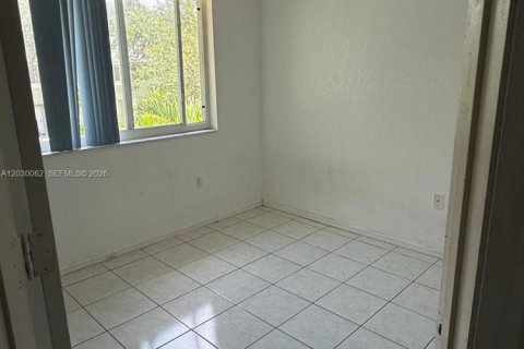 Adosado en alquiler en Hollywood, Florida, 3 dormitorios, 133.78 m2 № 2085020 - foto 4