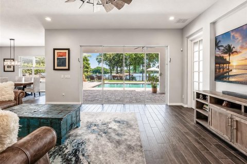 House in Winter Park, Florida 6 bedrooms, 387.68 sq.m. № 2209745 - photo 15
