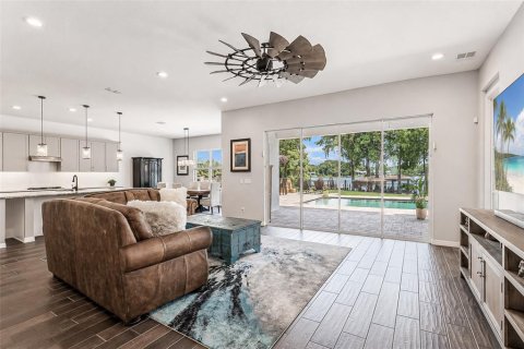 House in Winter Park, Florida 6 bedrooms, 387.68 sq.m. № 2209745 - photo 17