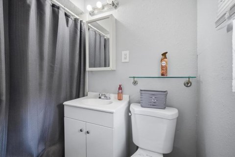 Villa ou maison à vendre à Tampa, Floride: 4 chambres, 141.21 m2 № 2198197 - photo 17