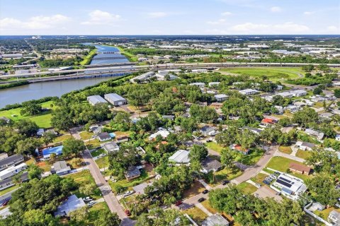 Villa ou maison à vendre à Tampa, Floride: 4 chambres, 141.21 m2 № 2198197 - photo 23