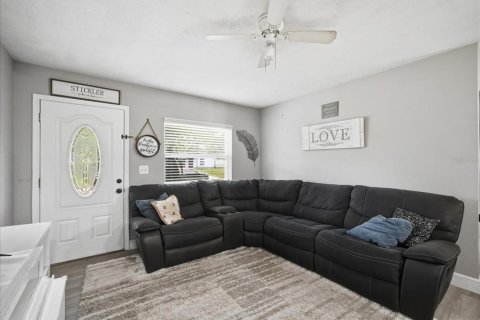 Villa ou maison à vendre à Tampa, Floride: 4 chambres, 141.21 m2 № 2198197 - photo 5