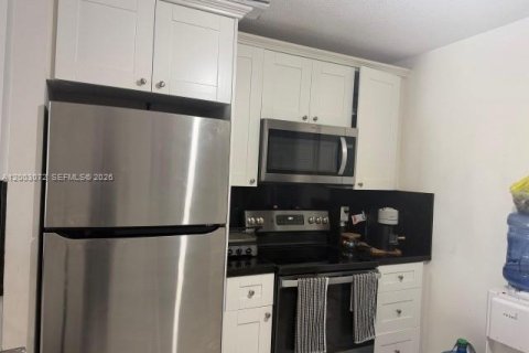 Apartamento en alquiler en Miami, Florida, 2 dormitorios, 79.43 m2 № 2066891 - foto 6