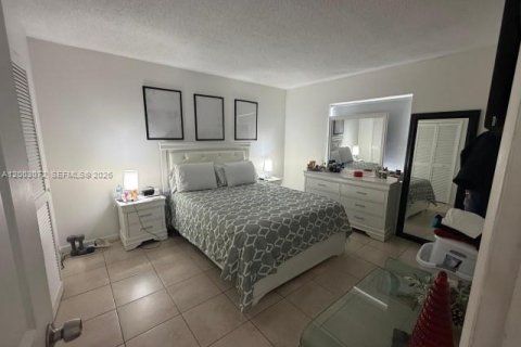 Apartamento en alquiler en Miami, Florida, 2 dormitorios, 79.43 m2 № 2066891 - foto 10