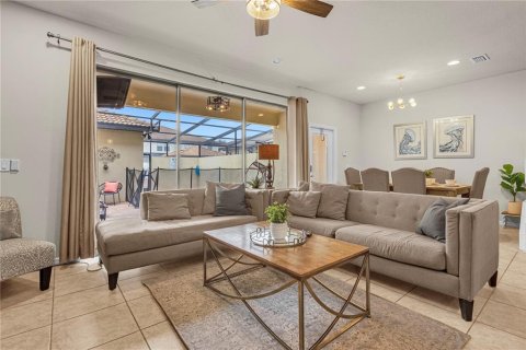 Adosado en venta en Kissimmee, Florida, 5 dormitorios, 210.24 m2 № 1884262 - foto 13
