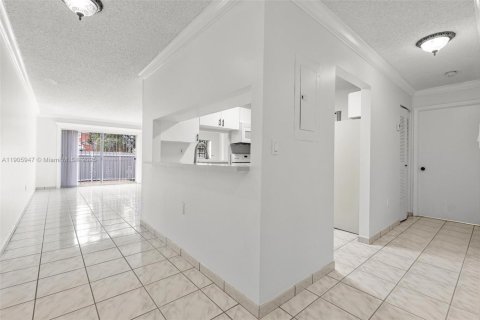 Снять в аренду таунхаус в Майами, Флорида 3 спальни, 100.43м2, № 1957280 - фото 4