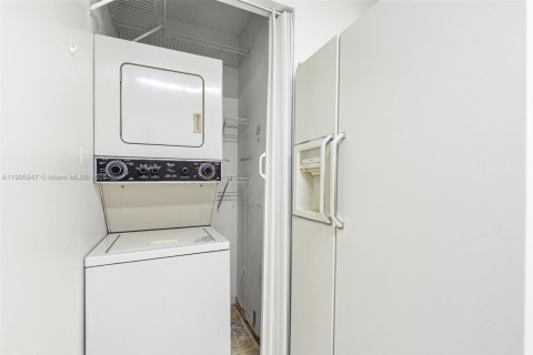 Снять в аренду таунхаус в Майами, Флорида 3 спальни, 100.43м2, № 1957280 - фото 10