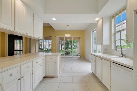Villa ou maison à vendre à Palm Beach Gardens, Floride: 3 chambres, 188.41 m2 № 2372403 - photo 2