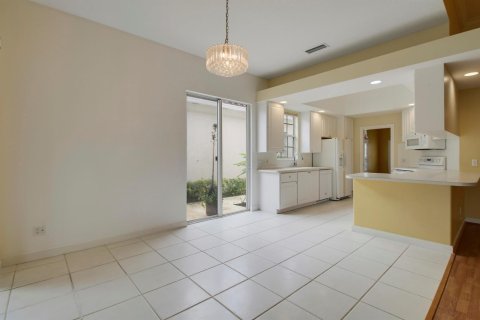 Villa ou maison à vendre à Palm Beach Gardens, Floride: 3 chambres, 188.41 m2 № 2372403 - photo 4
