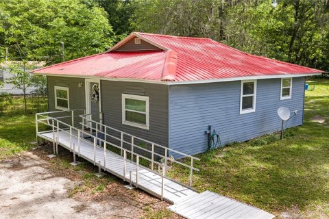 House in Ocala, Florida 3 bedrooms, 89.19 sq.m. № 2100689 - photo 2