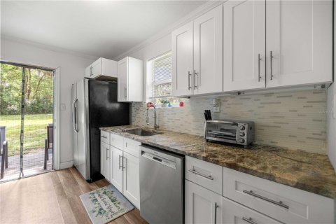 House in Ocala, Florida 3 bedrooms, 89.19 sq.m. № 2100689 - photo 11