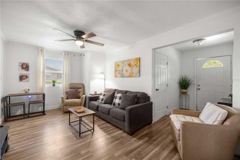 House in Ocala, Florida 3 bedrooms, 89.19 sq.m. № 2100689 - photo 8