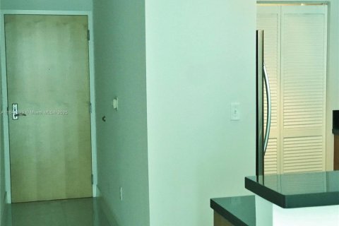 Condominio en venta en Miami, Florida, 1 dormitorio, 74.88 m2 № 1845600 - foto 23