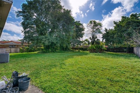 Casa en venta en Miami, Florida, 3 dormitorios, 144 m2 № 1714075 - foto 25