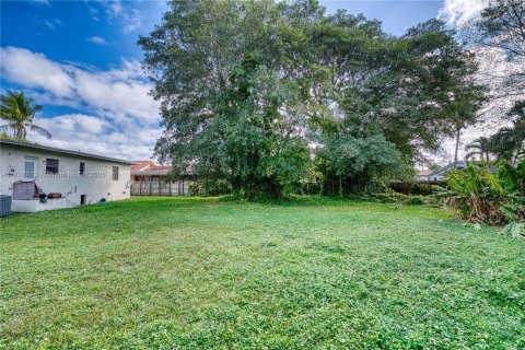 Casa en venta en Miami, Florida, 3 dormitorios, 144 m2 № 1714075 - foto 30