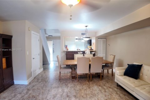 Townhouse in Pembroke Pines, Florida 3 bedrooms, 122.26 sq.m. № 1823925 - photo 22