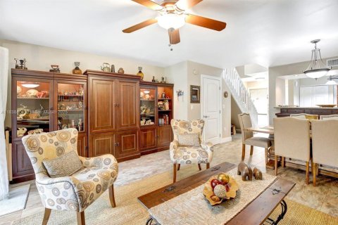 Townhouse in Pembroke Pines, Florida 3 bedrooms, 122.26 sq.m. № 1823925 - photo 7