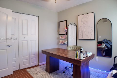 Townhouse in Pembroke Pines, Florida 3 bedrooms, 122.26 sq.m. № 1823925 - photo 25