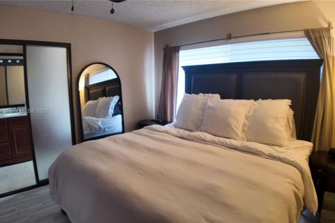 Townhouse in Pembroke Pines, Florida 3 bedrooms, 122.26 sq.m. № 1823925 - photo 23