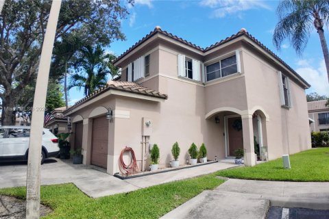 Townhouse in Pembroke Pines, Florida 3 bedrooms, 122.26 sq.m. № 1823925 - photo 17