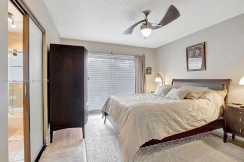 Townhouse in Pembroke Pines, Florida 3 bedrooms, 122.26 sq.m. № 1823925 - photo 14