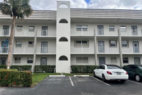 Condo in Sunrise, Florida, 1 bedroom  № 1729509 - photo 1