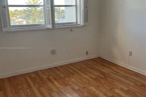 Condo in Sunrise, Florida, 1 bedroom  № 1729509 - photo 7