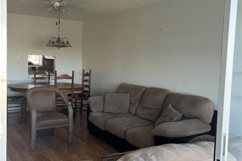 Condo in Sunrise, Florida, 1 bedroom  № 1729509 - photo 13
