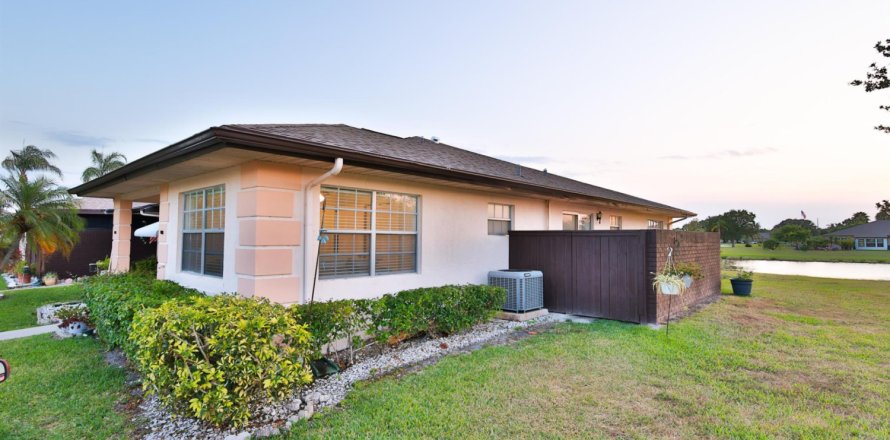 Condo à Fort Pierce, Floride, 2 chambres  № 1168530