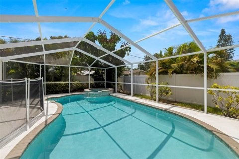 Casa en venta en Saint Petersburg, Florida, 4 dormitorios, 203.46 m2 № 1858188 - foto 2