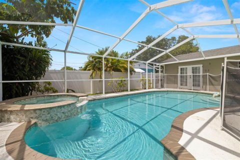 Casa en venta en Saint Petersburg, Florida, 4 dormitorios, 203.46 m2 № 1858188 - foto 3