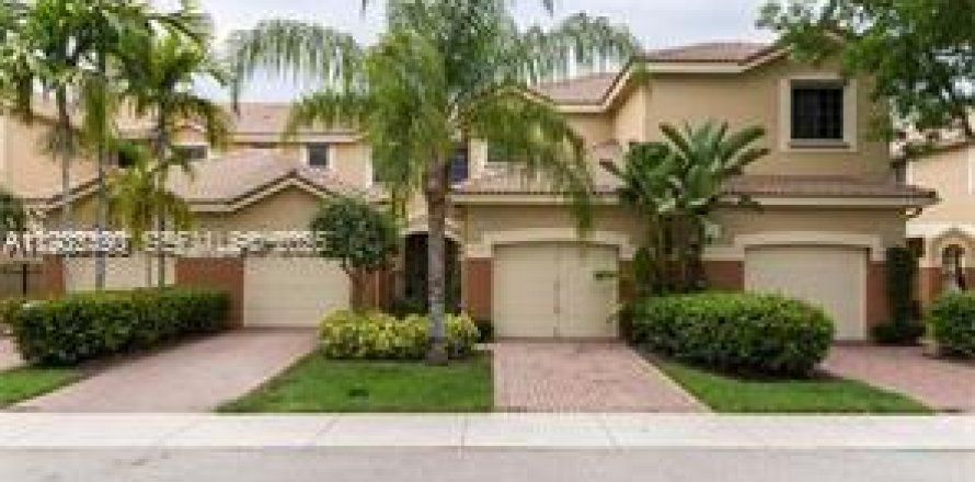 Таунхаус в Уэстон, Флорида 3 спальни, 149.11м2 № 1990869