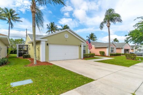House in Homestead, Florida 2 bedrooms, 120.96 sq.m. № 2080748 - photo 2