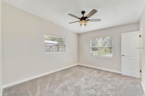 House in Orlando, Florida 3 bedrooms, 117.06 sq.m. № 1917860 - photo 15
