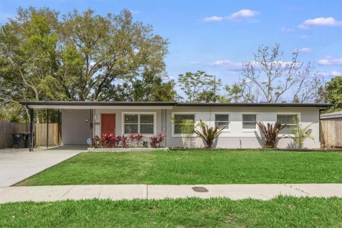 House in Orlando, Florida 3 bedrooms, 117.06 sq.m. № 1917860 - photo 1