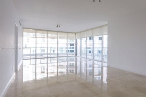 Condo in Miami, Florida, 2 bedrooms  № 2052736