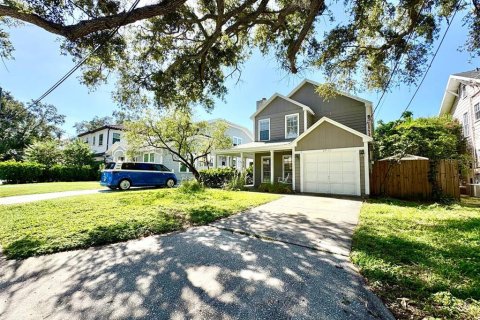 House in Tampa, Florida 3 bedrooms, 138.61 sq.m. № 2266759
