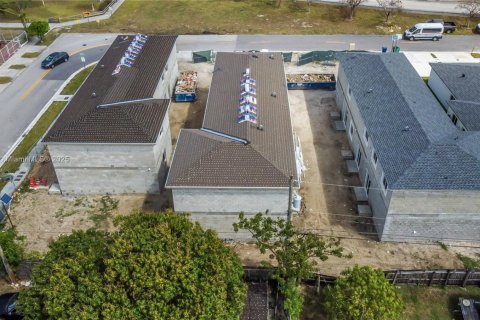 Commercial property in Miami, Florida 370.87 sq.m. № 1714494 - photo 7