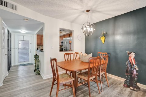 Condo in Sunrise, Florida, 2 bedrooms  № 1970567 - photo 30