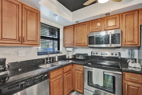 Condo in Sunrise, Florida, 2 bedrooms  № 1970567 - photo 26