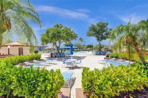 Condo in Sunrise, Florida, 2 bedrooms  № 1970567 - photo 4