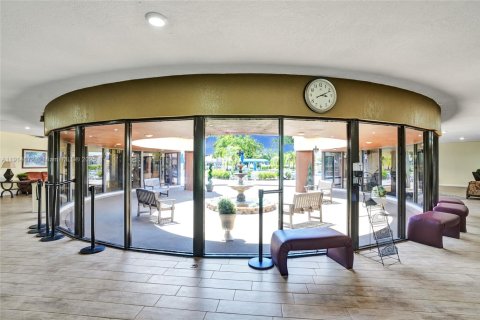 Condo in Sunrise, Florida, 2 bedrooms  № 1970567 - photo 7